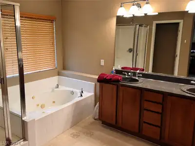 5721 East Ailanto Avenue Primary Bathroom