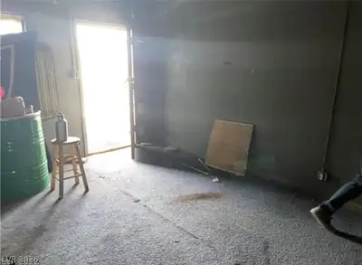 720 West Wilson Avenue Living Room