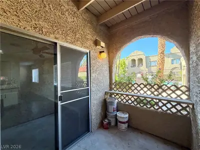 5141 Pioneer Avenue 101 Patio