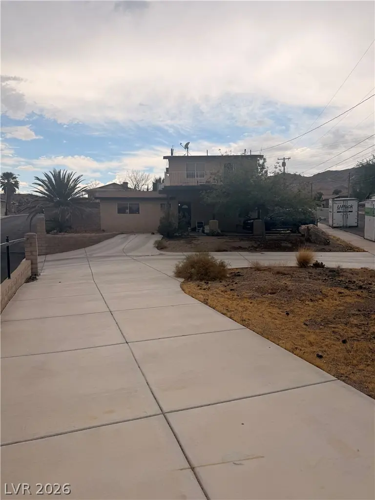 301 Lakeview Drive