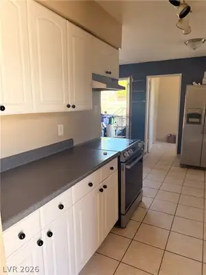 301 Lakeview Drive Kitchen
