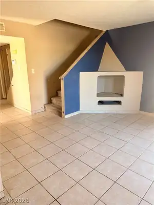 301 Lakeview Drive Living Room