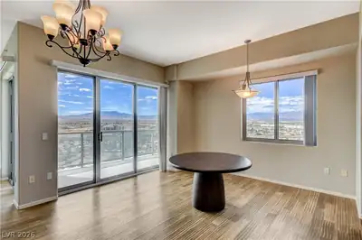 8255 Las Vegas Boulevard 1322 Dining Area