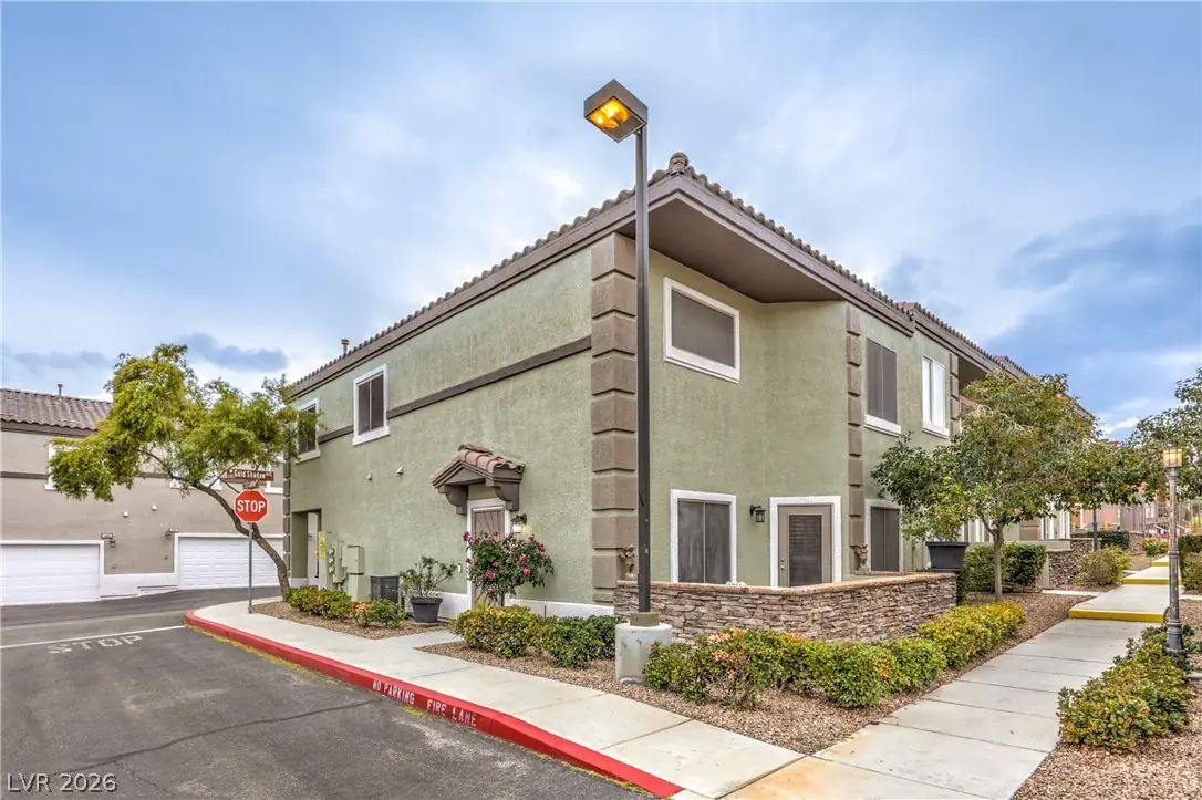 10450 Gold Shadow Avenue