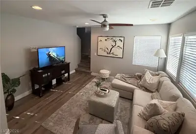 9012 Embroidery Avenue Living Room