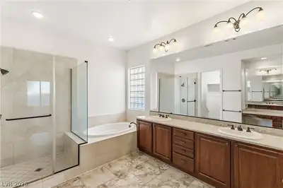 7312 Pinfeather Way, North Las Vegas, NV 89084 Primary Bathroom