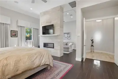 47 Moonfire Drive Primary Bedroom