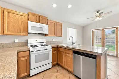8929 Crooked Shell Avenue Kitchen