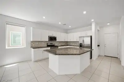 6178 Yuzu Place Kitchen