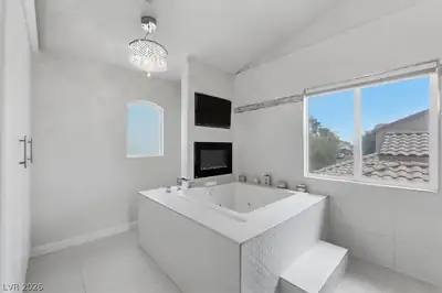 5397 Esparon Avenue Primary Bathroom