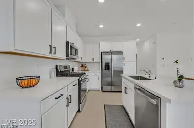 33 Newport Edge Place, Henderson, NV 89015 