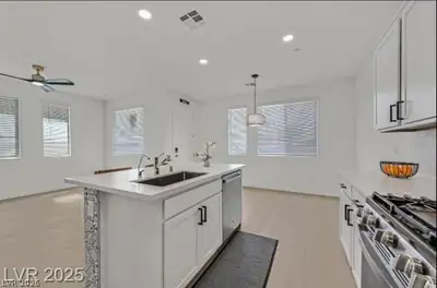 33 Newport Edge Place, Henderson, NV 89015 