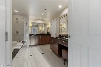 125 East Harmon Avenue 1521 Primary Bathroom