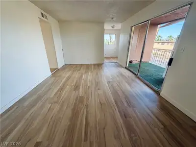 537 Kolson Circle D Living Room