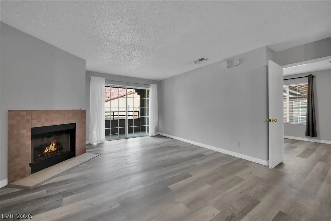 2200 South Fort Apache Road 2041