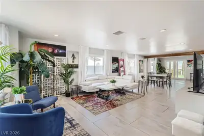 2890 Belcastro Street Living Room