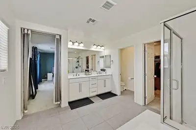 8172 Willmann Street Primary Bathroom