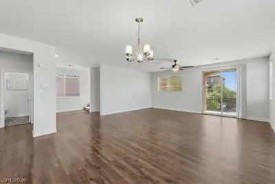 11295 Tuckermuck Bay Court Living Room