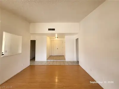 6801 High Bluff Way Living Room