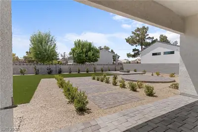 5615 Grizzly Summit Drive Yard