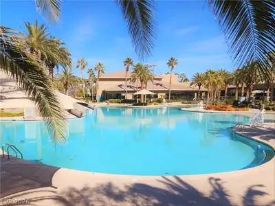 66 AUGUSTA COURSE Avenue Pool