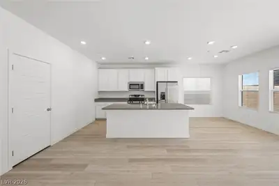 3386 Dancing Waters Street Kitchen
