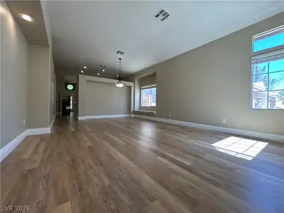 10404 Horseback Ridge Avenue Living Room