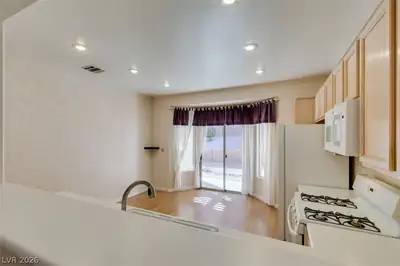 1821 Mountain Ranch Avenue Kitchen