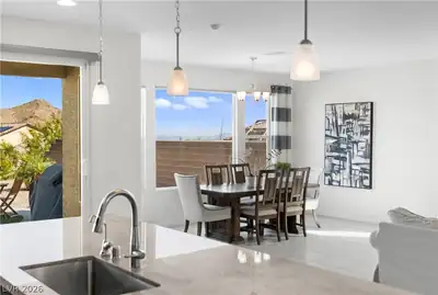 4558 Eagle Nest Peak Street Dining Area