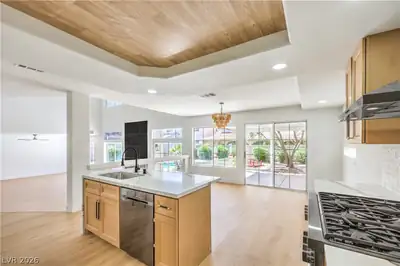 11 Old Lake Circle Kitchen