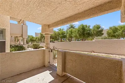409 Mesa Boulevard 102 Patio