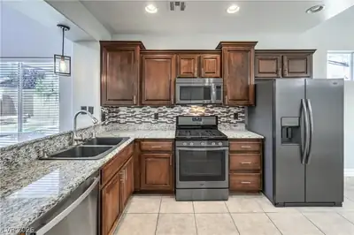 10731 DRAKE RIDGE Avenue Kitchen
