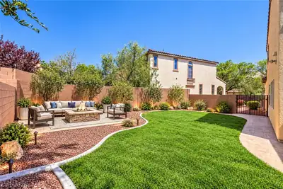 10731 DRAKE RIDGE Avenue Yard