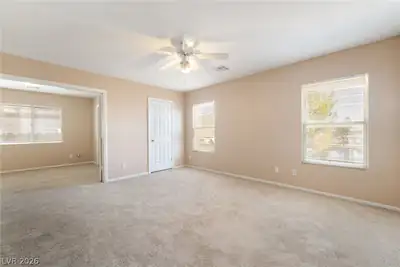 884 Sweeping Vine Avenue Bedroom