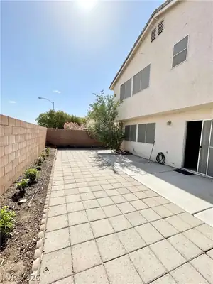 9572 Meridian Park Avenue Patio