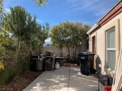 4721 Guma Way Yard