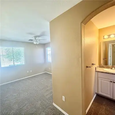 10437 Concetta Avenue Primary Bedroom