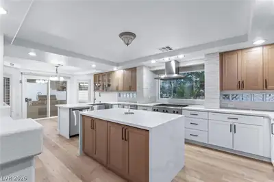 4065 Abernethy Forest Place Kitchen