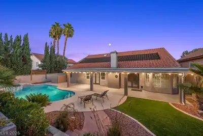 721 Vantage Lane, Las Vegas, NV 89145 Yard