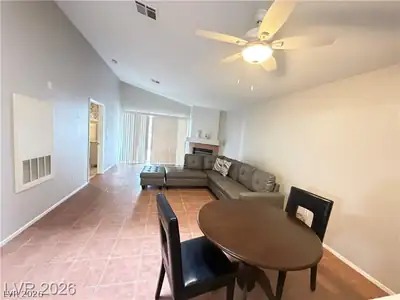 7828 Settlers Ridge Lane Living Room