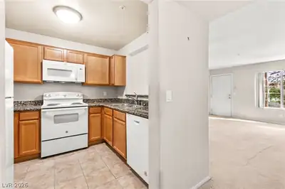 7720 Secret Shore Drive 202 Kitchen