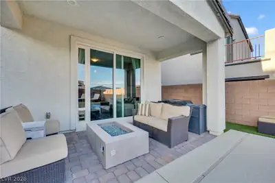 10807 Searchers Avenue Patio