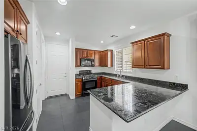 2435 Cordoba Bluff Court Kitchen