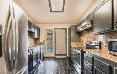 1200 Shirleyann Lane Kitchen