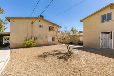 3811 Daisy Street 35 Yard