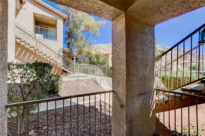 2110 Los Feliz Street 1023 Patio