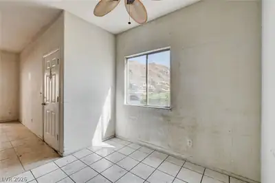 2110 Los Feliz Street 1023 Dining Area