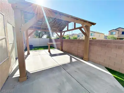 5281 Valencia Crest Avenue Patio