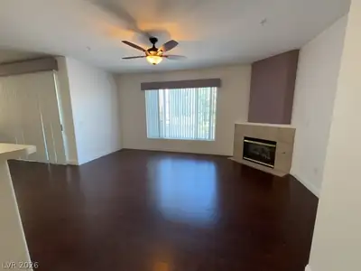 7111 DURANGO Drive 212 Living Room