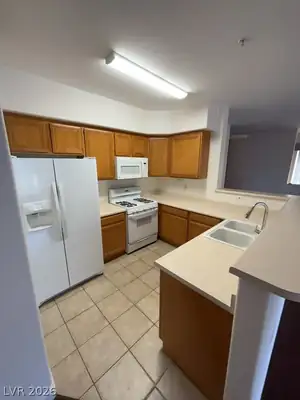 7111 DURANGO Drive 212 Kitchen